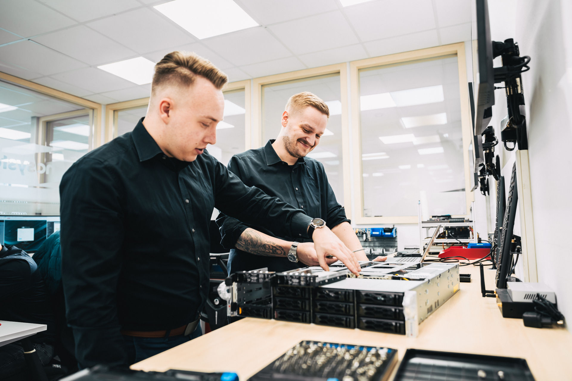 Arbeitsnahe technische Arbeitssituation bei hcsystem.