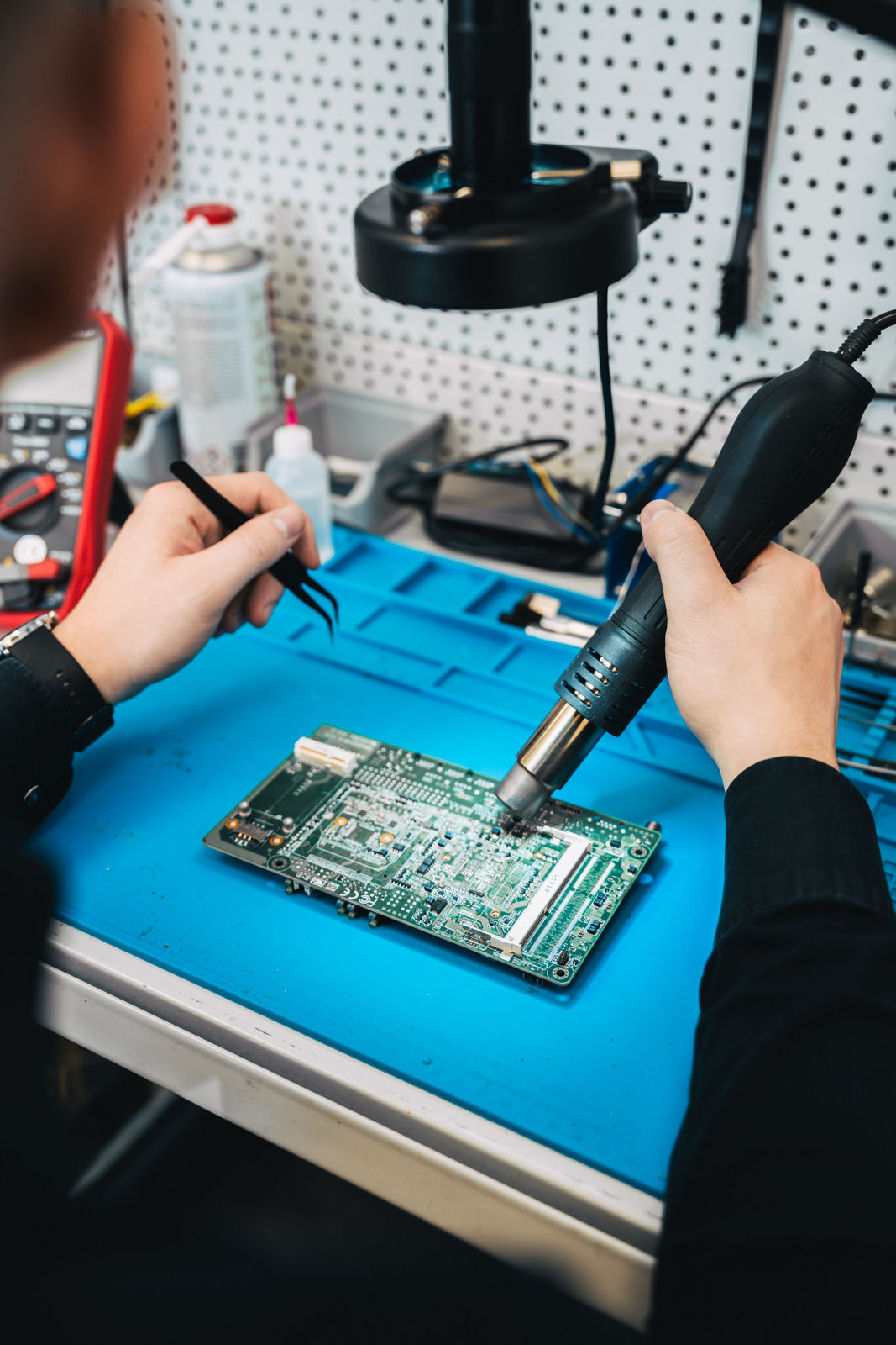 Technische Arbeitsumgebung für Cloud und Infrastruktur bei hcsystem.